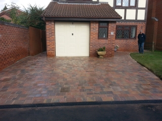 Paul Gibbons Landscapes Ltd - Driveway 3