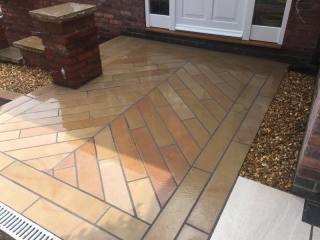 New patio and steps by Paul Gibbons Landscapes Ltd