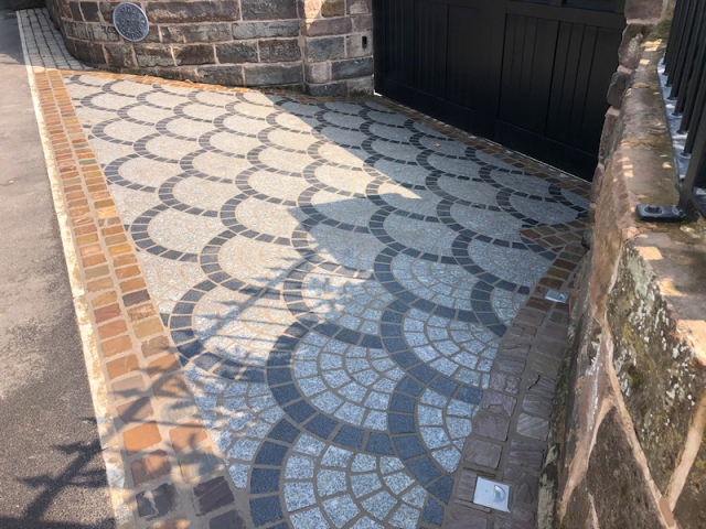 Driveway entrance way using granite cobbles