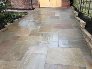 New driveway in Indian stone